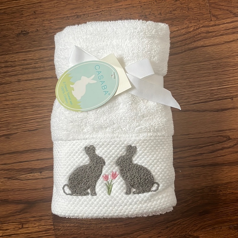 Set of 2 hand towels with bunnies